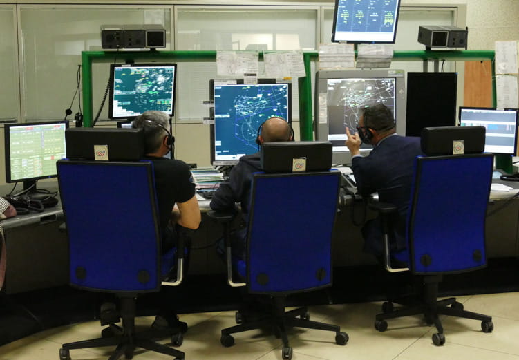 Controllori di volo di Enav al lavoro