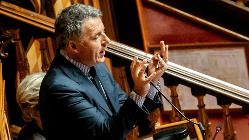 Caos trasporto aereo, Salvini “segue con attenzione”. Renzi: “Non è capace o porta sfortuna”