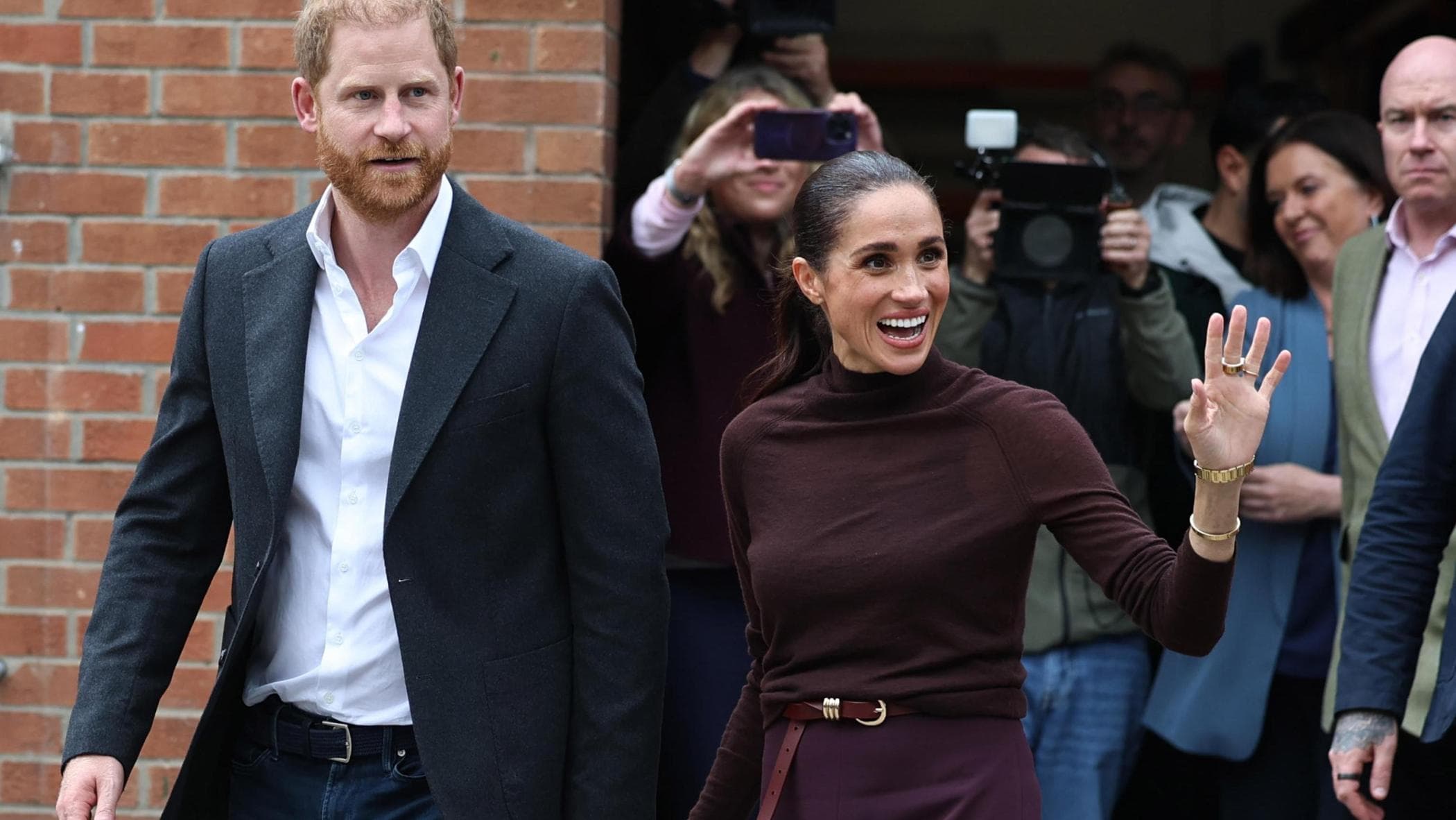 royal family i misteri del primo bagno di folla di harry e meghan dopo il ritorno in inghilterra da Repubblica.it royal family i misteri del primo bagno di folla di harry e meghan dopo il ritorno in inghilterra