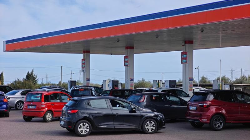 Enel, offensiva sull’auto: colonnine scontate e buono carburante al via da oggi