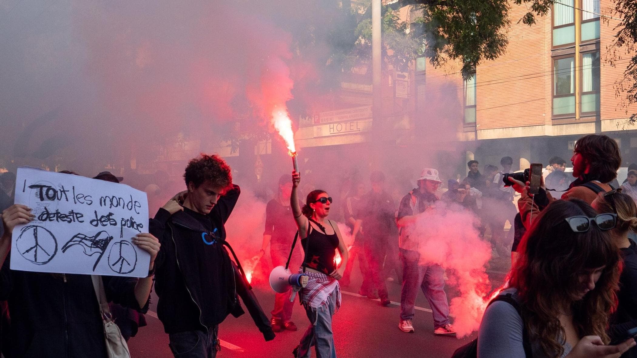 la rivolta degli studenti pi249 soldi alla scuola lite tra meloni e schlein da Repubblica.it la rivolta degli studenti pi249 soldi alla scuola lite tra meloni e schlein