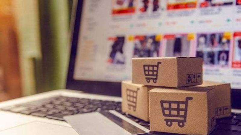 Acquisti online, stretta Ue sull’e-commerce dalla Cina: spedizioni più care ma il modello cambierà