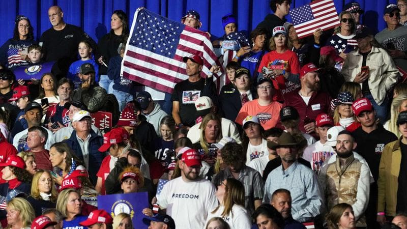 L’ultima minaccia Maga: “Pronta la legge marziale se perdiamo le midterm”