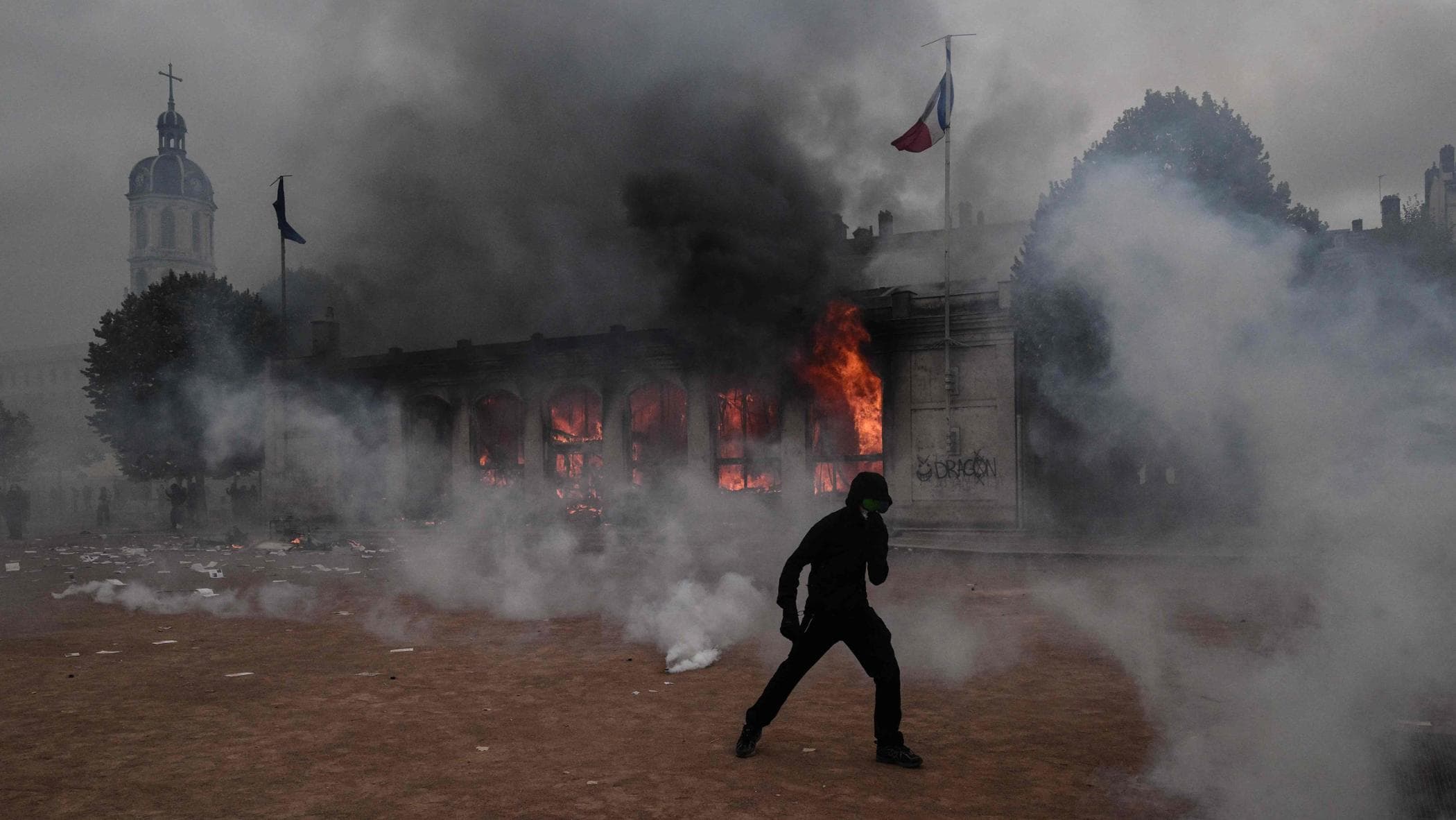 francia governo sotto accusa dopo le violenze nei cortei non ha saputo fermare i black bloc da Repubblica.it francia governo sotto accusa dopo le violenze nei cortei non ha saputo fermare i black bloc