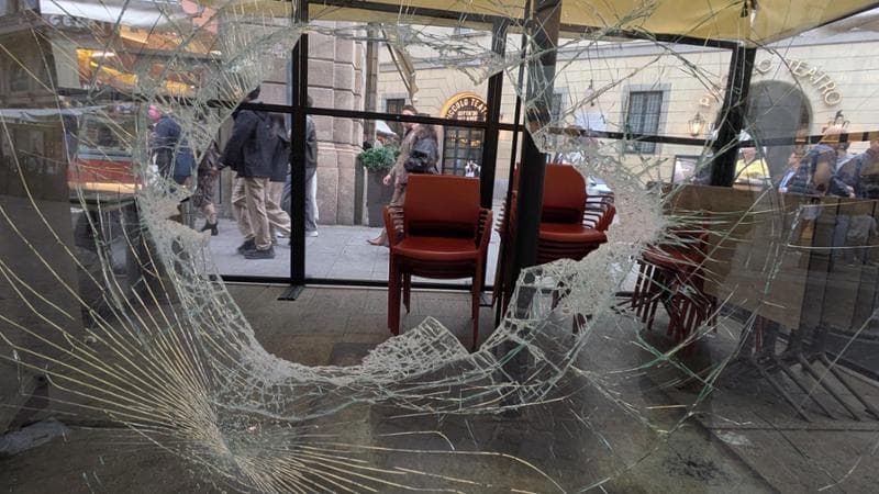 Undicimila manifestanti, 28 arresti (12 minorenni) e 141 agenti feriti: il bollettino delle piazze
