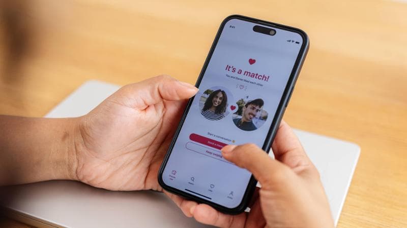 Se mi lasci ti cancello: l’amore digitale dura il tempo di un clic