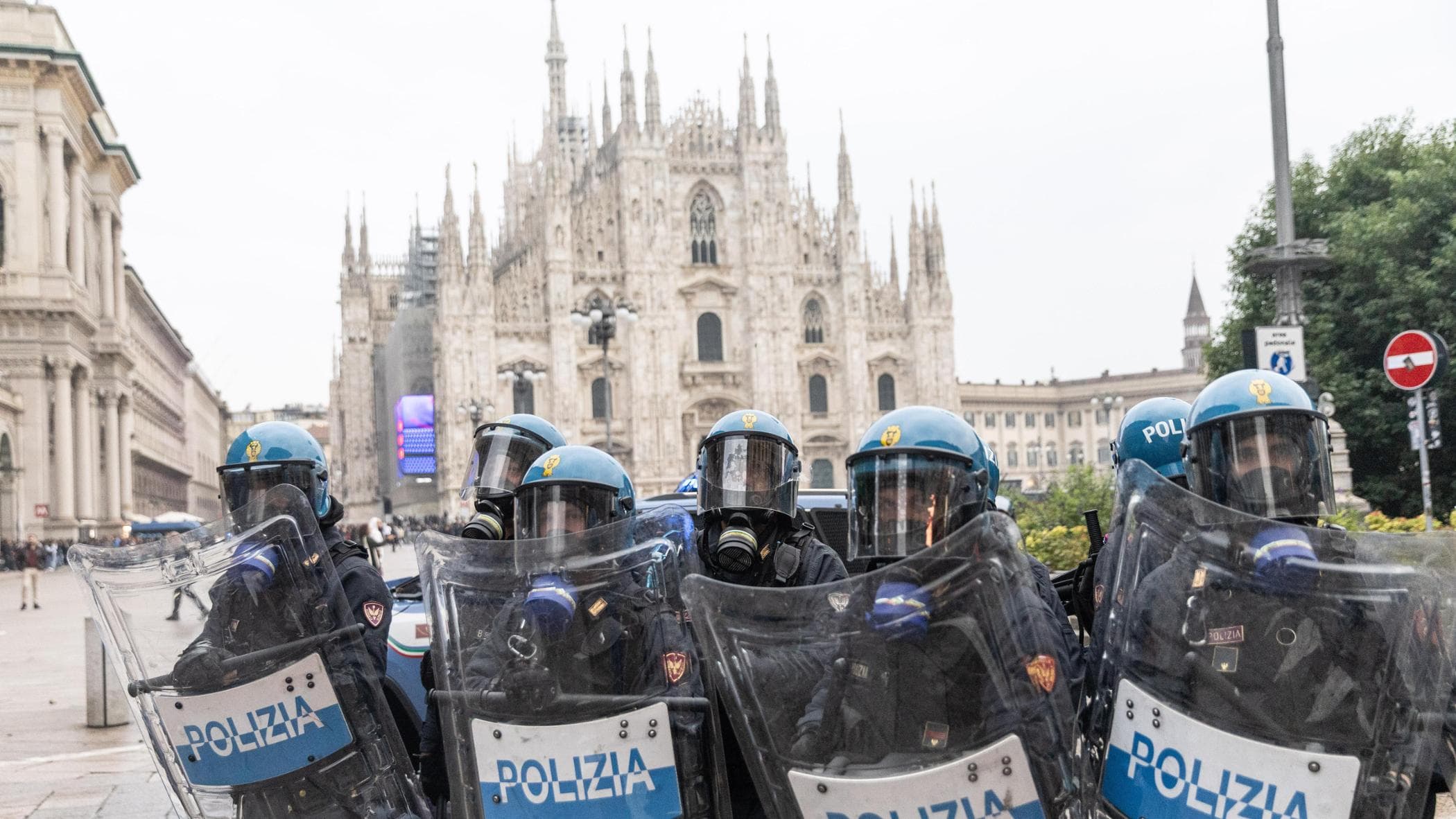giovanissimi e sconosciuti i violenti di milano viminale spiazzato indagine sul tam tam social da Repubblica.it giovanissimi e sconosciuti i violenti di milano viminale spiazzato indagine sul tam tam social