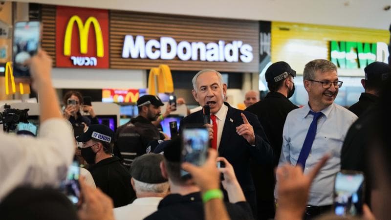 Israele, l’assist di Trump: “Appoggio Netanyahu, finiremo il lavoro in Iran”