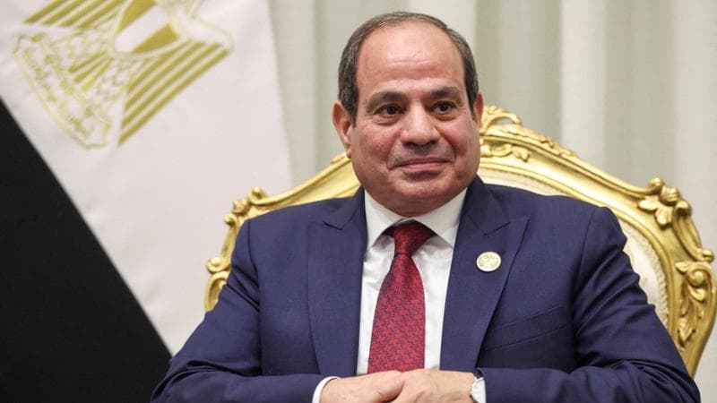 Egitto, al Sisi prepara la successione: “Via nel 2030, non mi ricandido”
