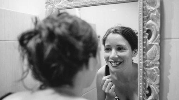 “Federica, 16 anni, è pronta a sacrificare tutto salvo il make up. Sono esasperata”