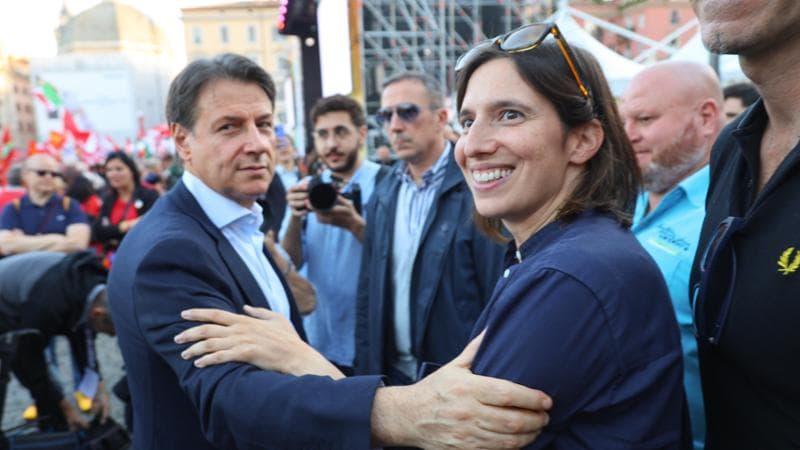Sondaggi politici, il campo largo vince sia con Schlein sia con Conte candidati premier