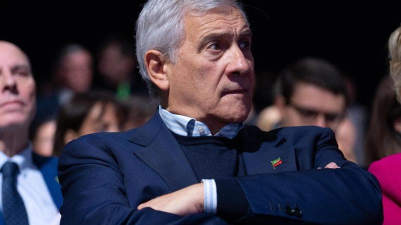 Banche, la proposta di Tajani: “Il contributo alla manovra anche da Cdp, tutelare le popolari”