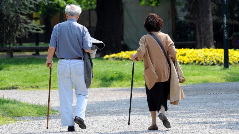 Pensioni più basse dal 2027, assegni tagliati fino al 2%. Quanto si perde e perché