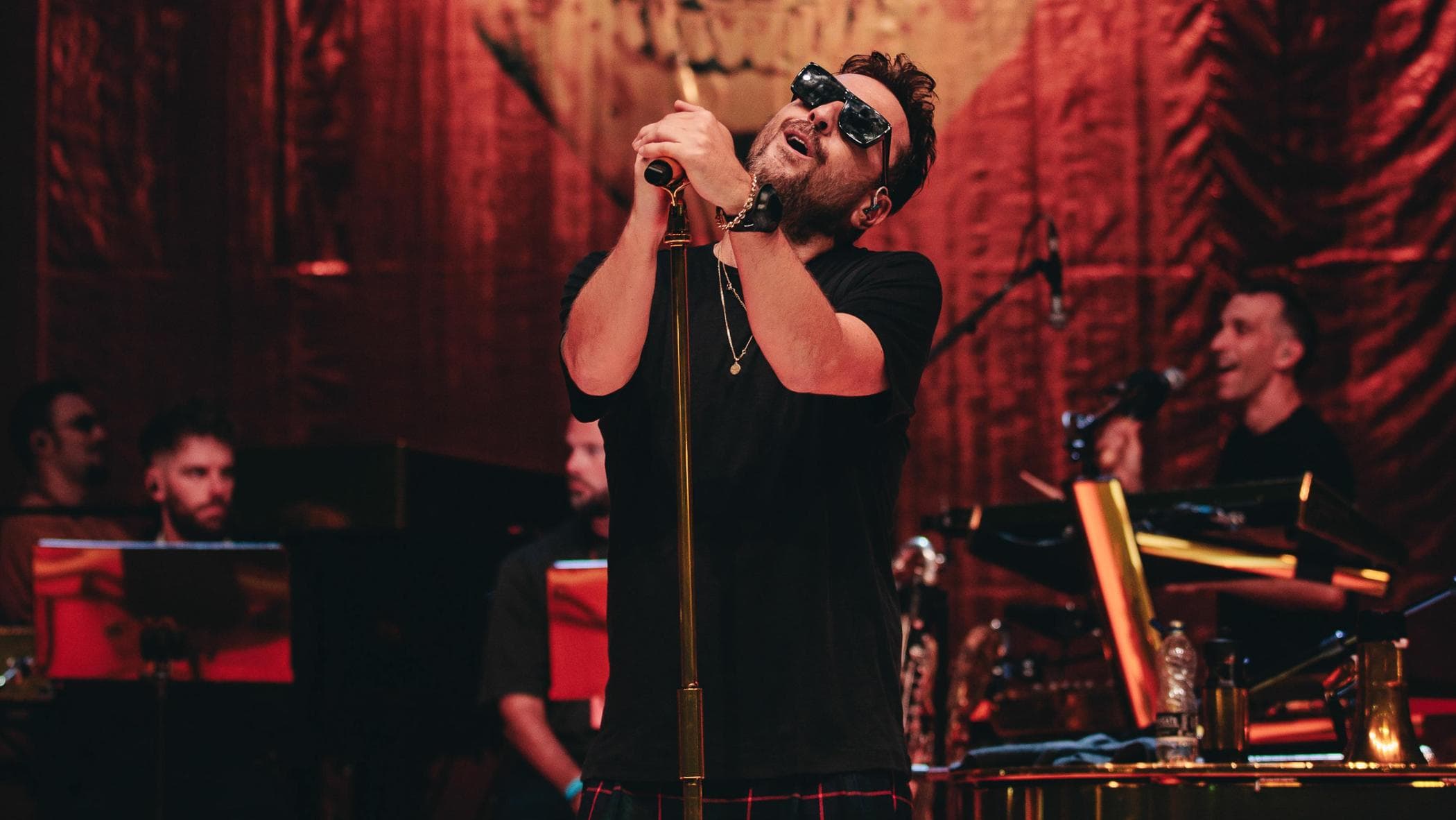 il nuovo cremonini questo disco fallir224 perch233 232 musica pura da Repubblica.it il nuovo cremonini questo disco fallir224 perch233 232 musica pura