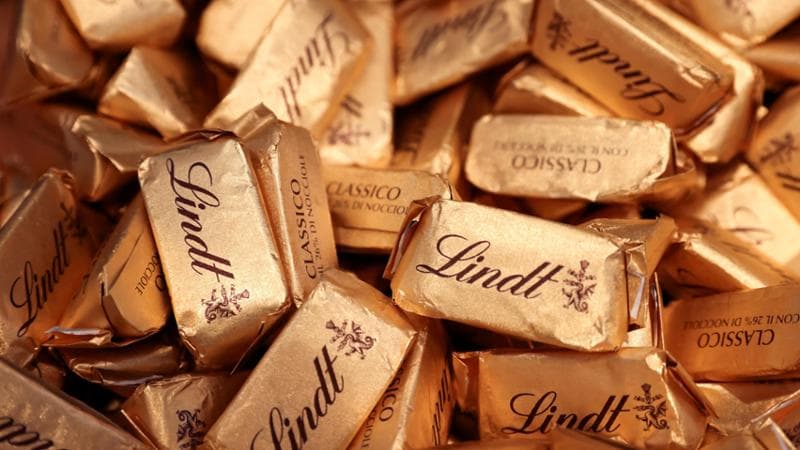 Lindt, il rialzo del prezzo del cacao costa caro: azioni al ribasso del 25%, licenziato il Ceo