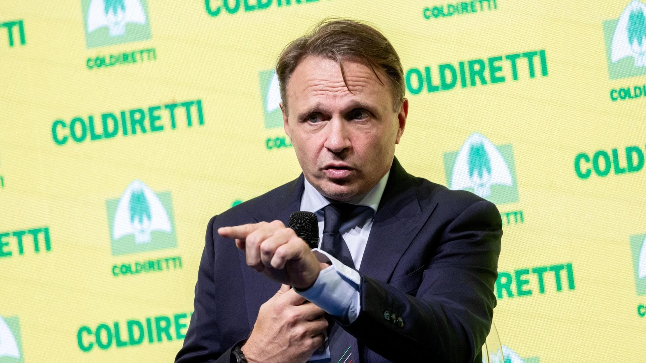 blocco dei tir al sud lollobrigida evidenti le infiltrazioni criminali da Repubblica.it blocco dei tir al sud lollobrigida evidenti le infiltrazioni criminali