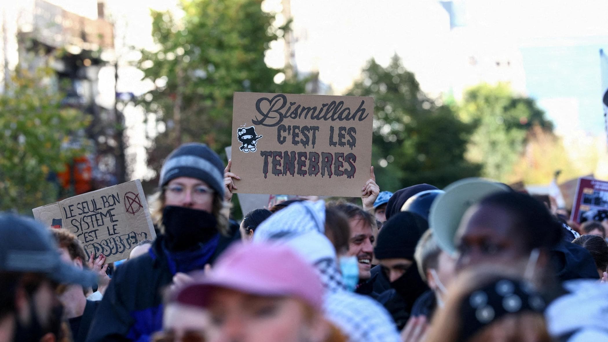 bismillah c8217est les tenebres da parigi a bologna lo slogan delle proteste che deride gli adulti da Repubblica.it bismillah c8217est les tenebres da parigi a bologna lo slogan delle proteste che deride gli adulti