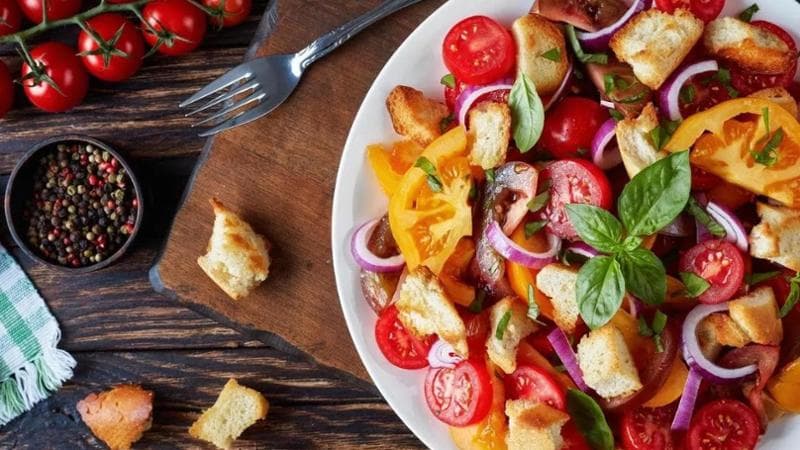 Tuscan panzanella: a traditional dish made from leftovers