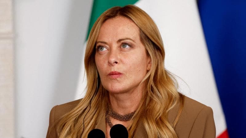 Sondaggi riservati dietro la stretta, Meloni cavalca la sicurezza e per Milano ora apre a Sardone