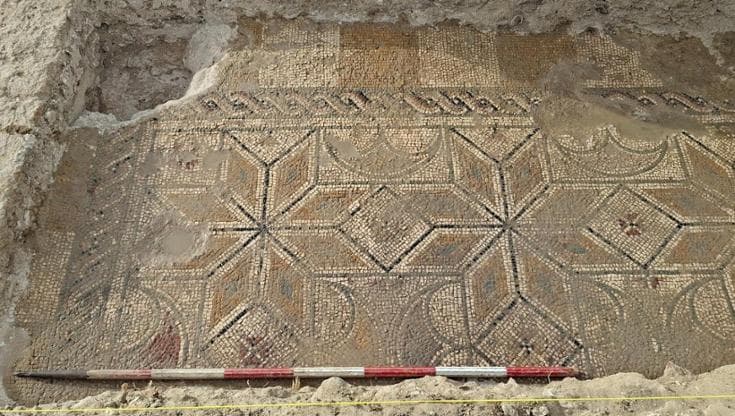 Mosaic flooring with geometric patterns in the Roman *domus* known as the "Cursed House" - © Parco archeologico della Valle dei templi di Agrigento - Regione siciliana