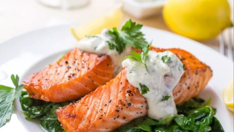 Salmon trout with tarragon sauce