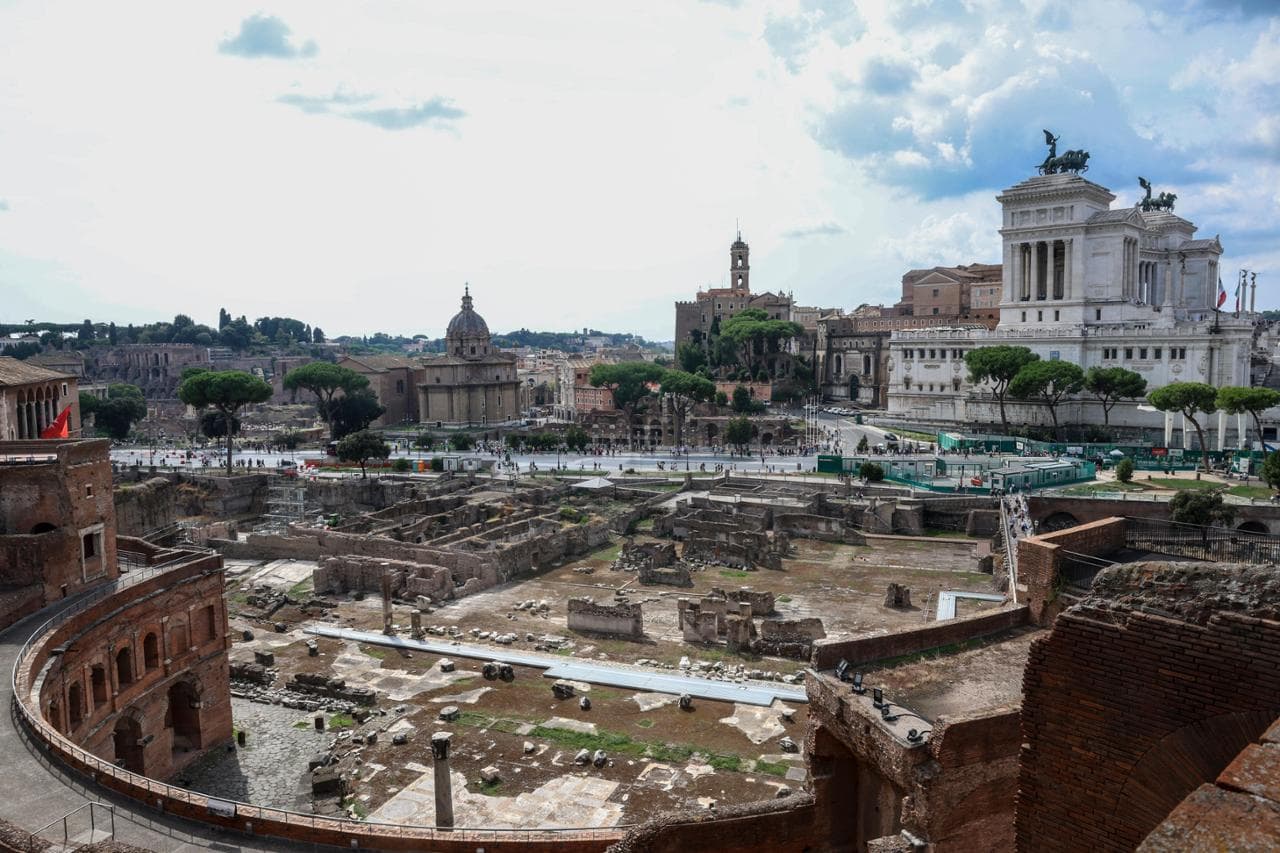 Rome’s Via dei Fori Imperiali: a new pedestrian boulevard among ancient ...