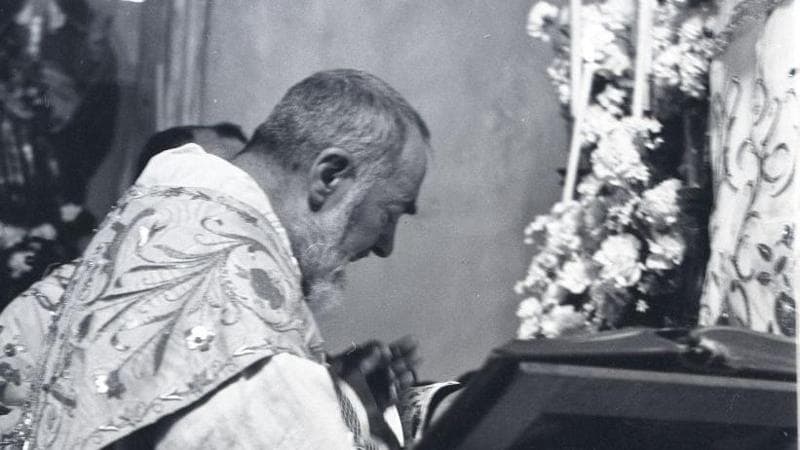 Padre Pio celebrates Easter Mass in San Giovanni Rotondo in 1957. (Photo by Archivio Cicconi/Getty Images)