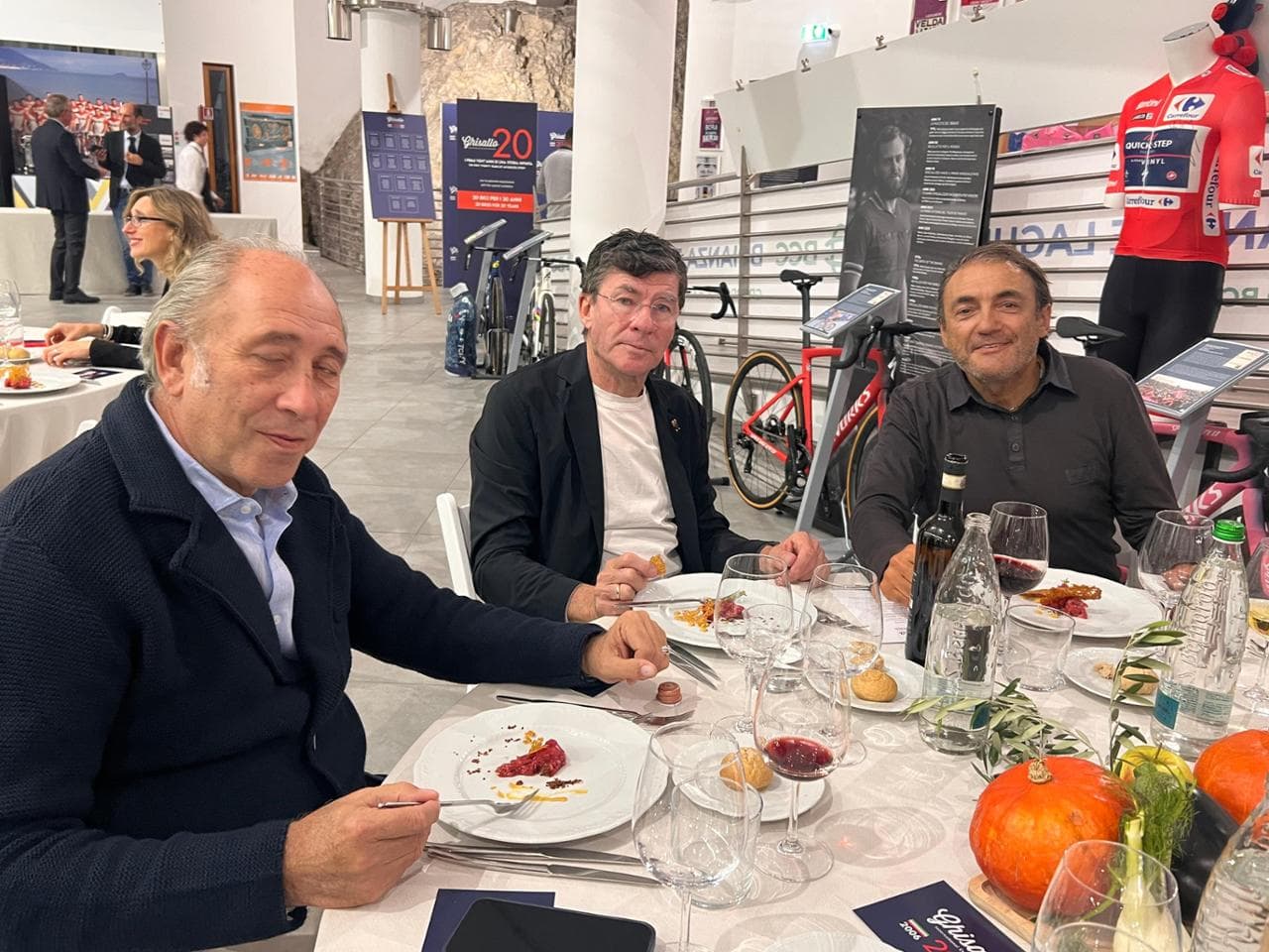 Italian cyclists Stefano Allocchio, Gianni Bugno and Claudio Chiappucci, nicknamed Il Diablo, seated together at the museum’s 20th-anniversary dinner.