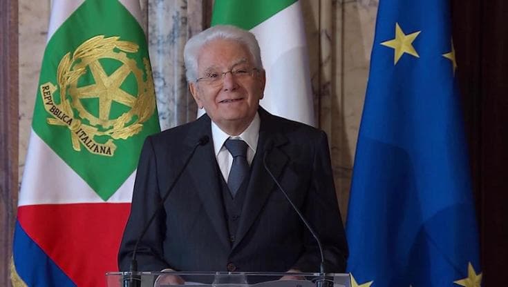 Mattarella: "Vorremmo evitare che nel futuro questa cerimonia premi l'umanoide più solerte"