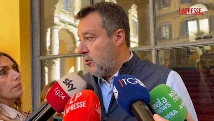 Cortei, Salvini: "A Milano i parà pronti a intervenire con i Lince e i droni"