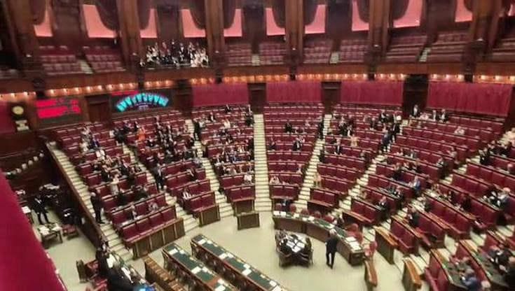Camera, ok unanime al patrocinio gratuito per i familiari di vittime lavoro accolto dagli applausi