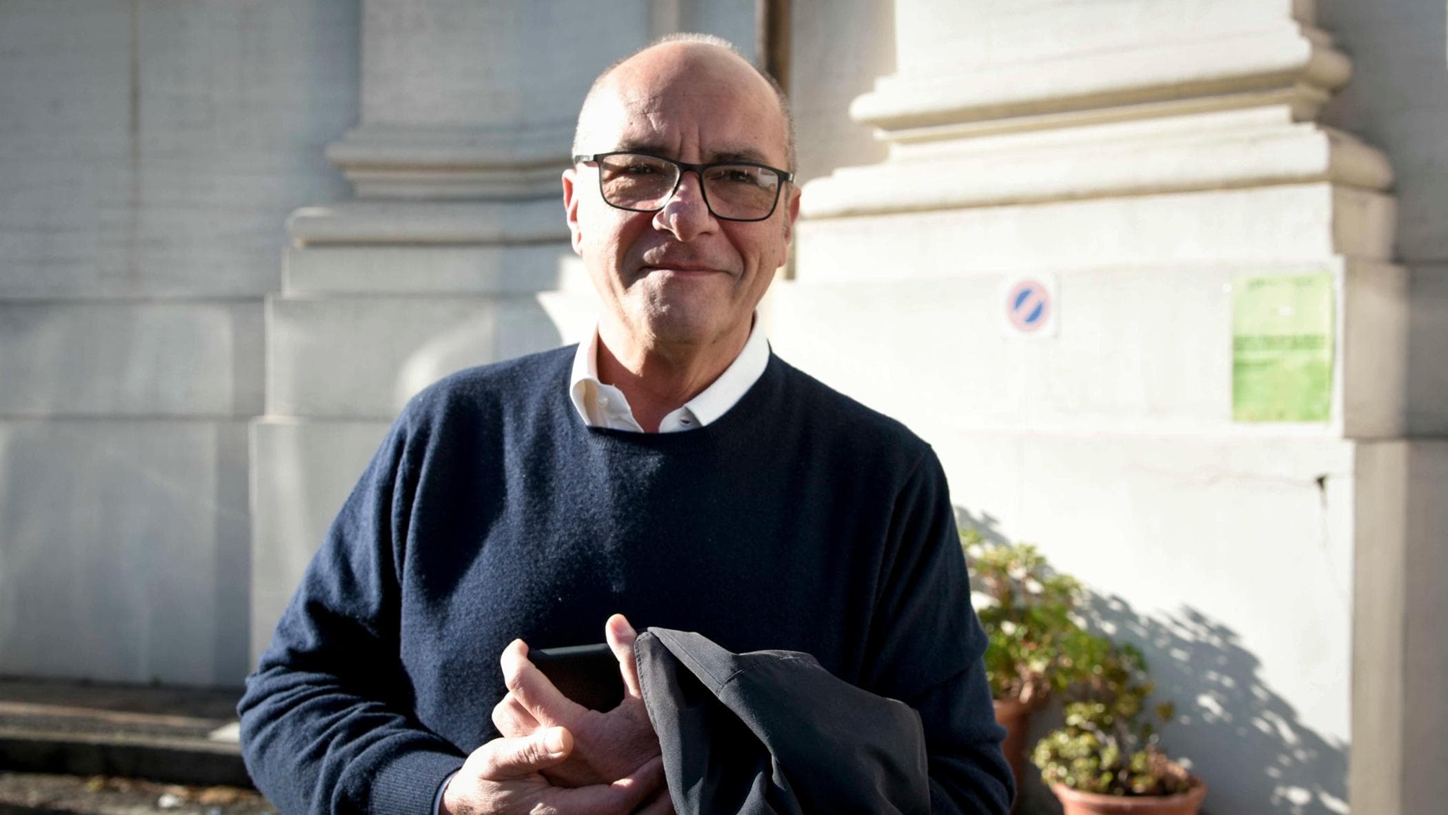 don loffredo in carcere crescono rabbia e delinquenza meglio aiutare i giovani a sentirsi utili da Repubblica.it don loffredo in carcere crescono rabbia e delinquenza meglio aiutare i giovani a sentirsi utili