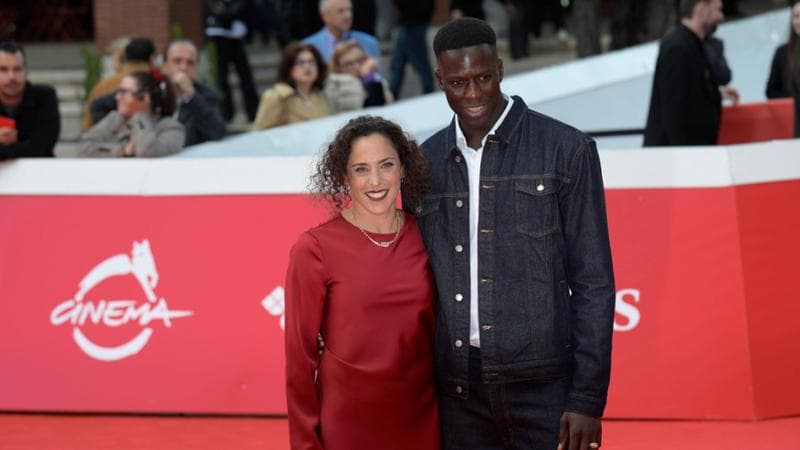 Federica Brignone e il fidanzato James Mbaye sul red carpet della Festa del cinema di Roma