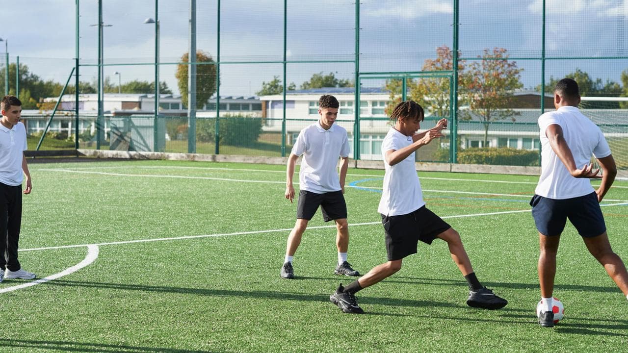 Tra impegni scolastici e perdita di interesse, quando conciliare sport e studio diventa difficile