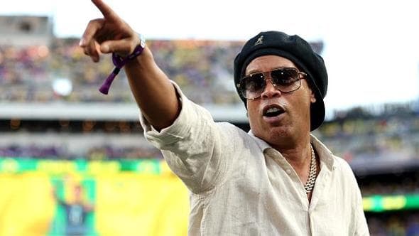 Ronaldinho in campo con il Ravenna il 15 novembre nel derby contro il Forlì