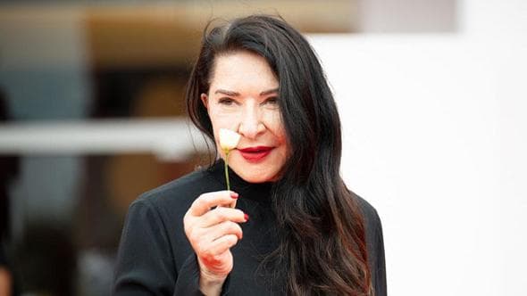 Marina Abramović’s “love letter” to Rome: a gilded bronze donkey