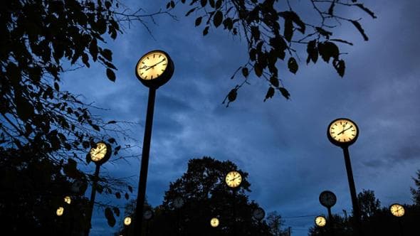 Stanotte torna l’ora solare. E’ la più naturale per l’organismo, ma rischia di sparire per sempre
