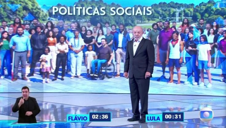 Brasile, gaffe di Bolsonaro: chiama Lula "nove dita". Il presidente indignato: "Perso sul lavoro"