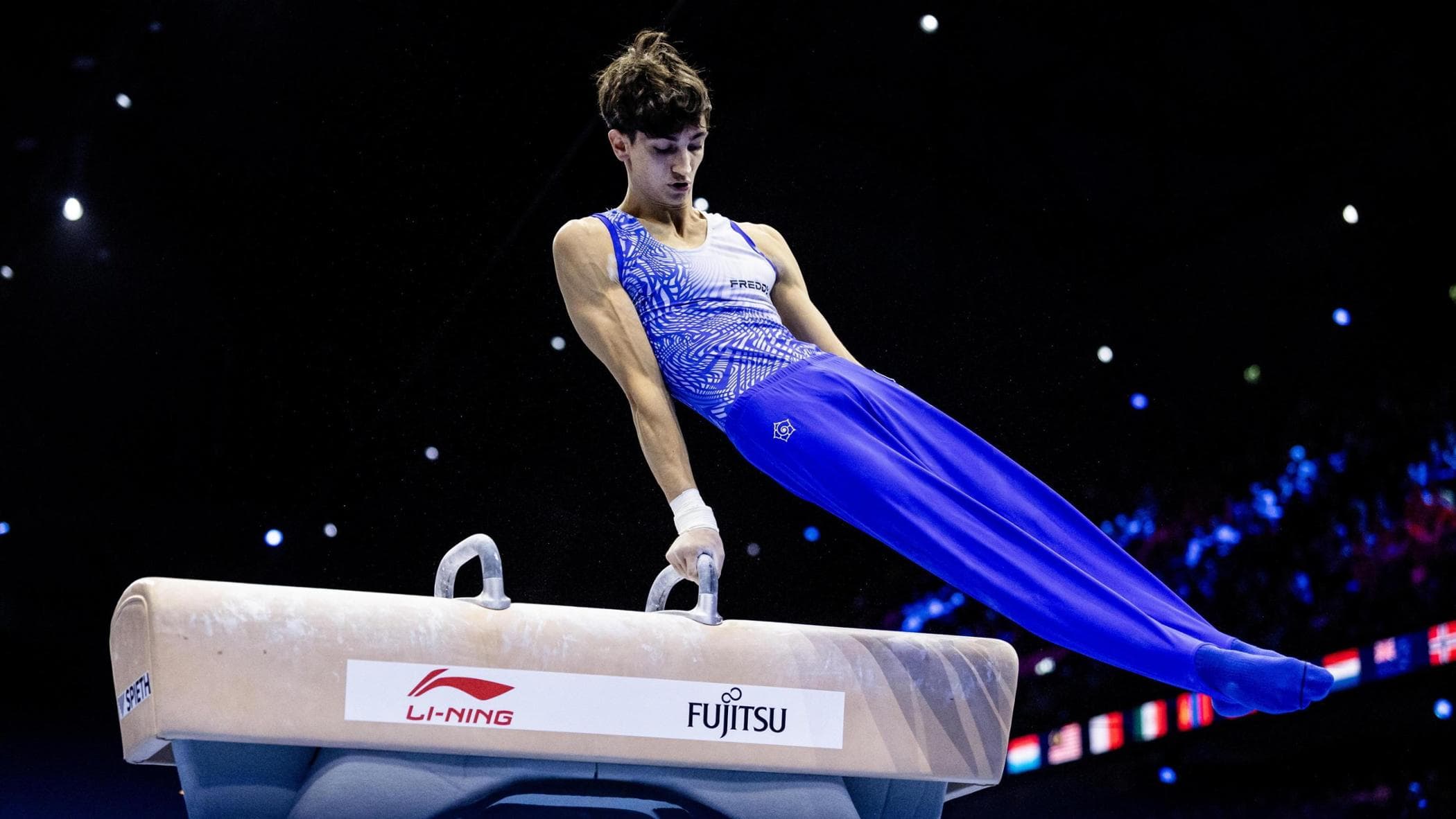 ginnastica artistica targhetta argento nel cavallo con maniglie primo podio azzurro dal 1913 da Repubblica.it ginnastica artistica targhetta argento nel cavallo con maniglie primo podio azzurro dal 1913