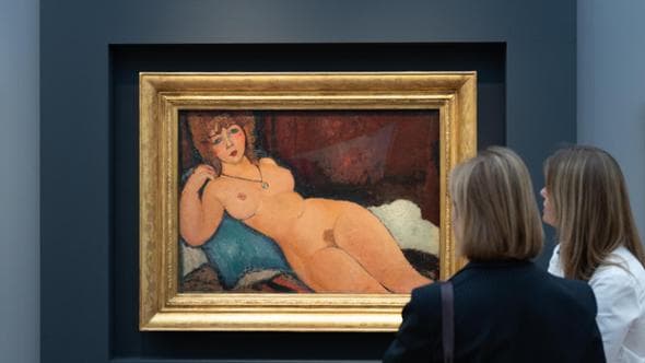 Art Basel Paris chiude prima per proteste ma gli affari resistono