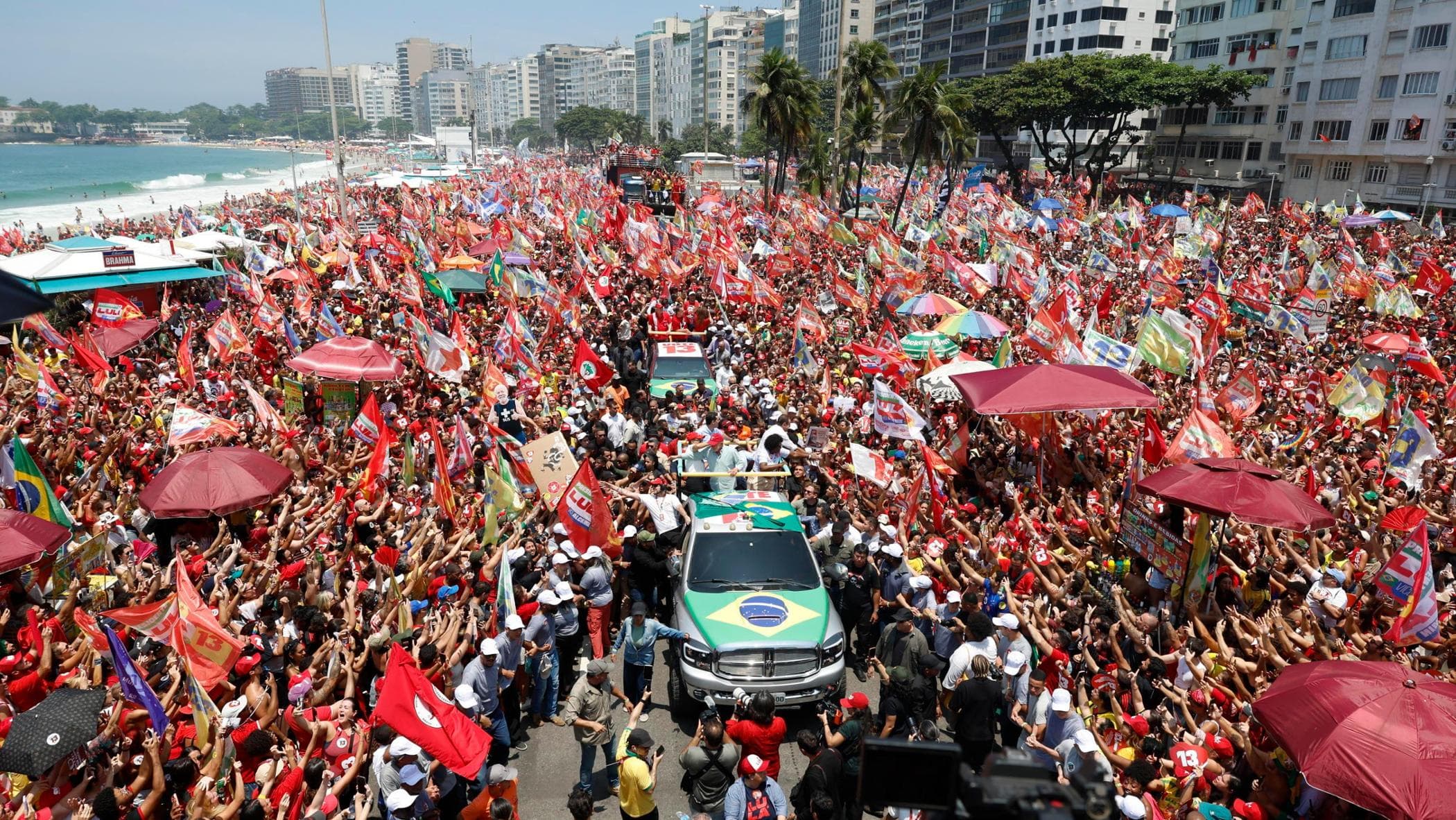 Brasil define hoy el balotaje con Lula y Bolsonaro igualados en las encuestas