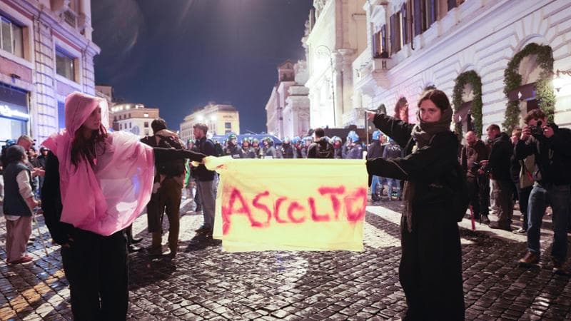 Our lives on hold between genuine anger and phantom alarms - la Repubblica