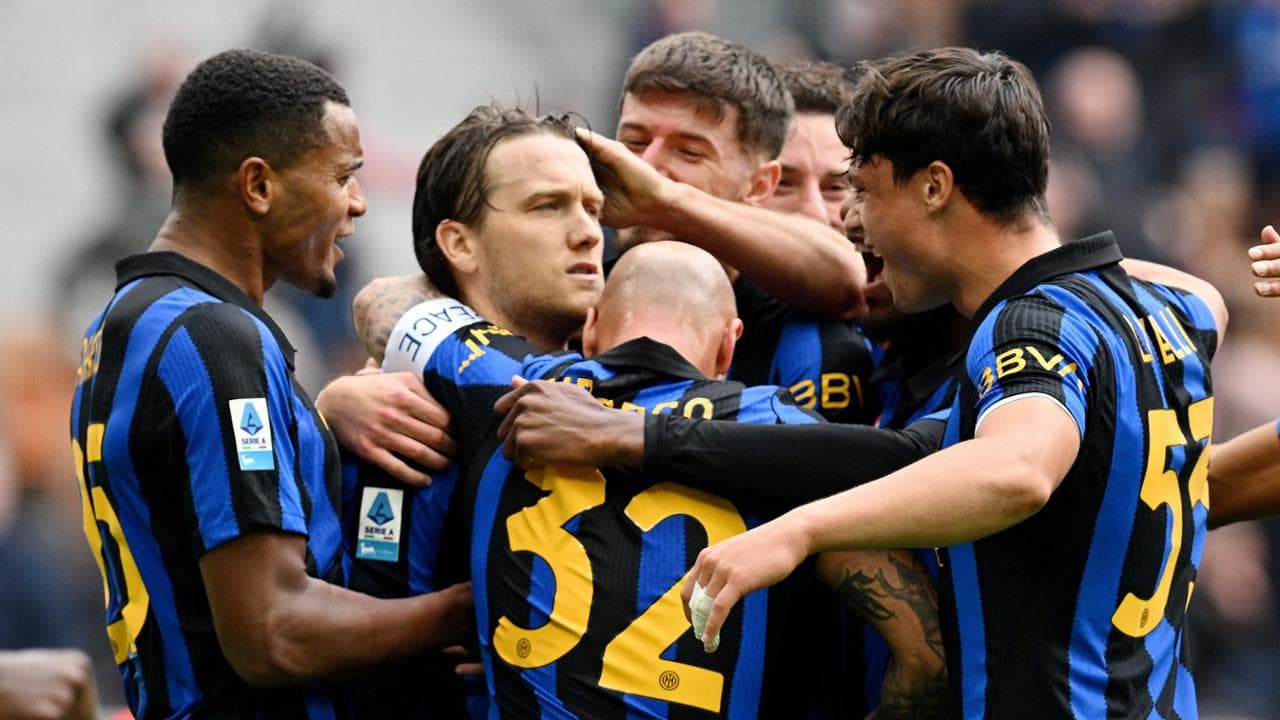Inter, altra rimonta: Fiorentina ribaltata nel recupero, 2-1. Agganciata la Lazio in vetta | Pagelle | Classifica