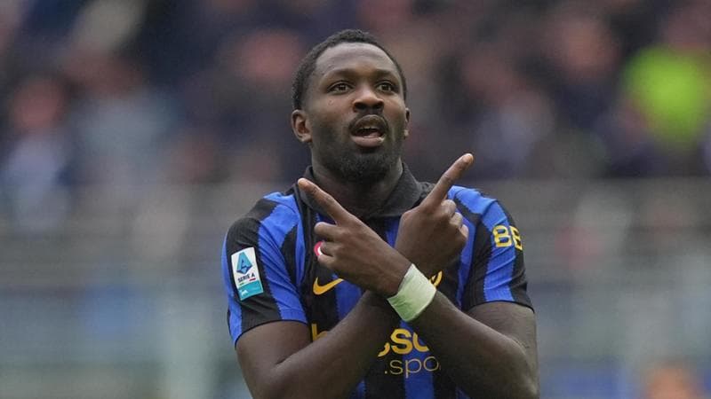 Thuram esulta dopo il gol