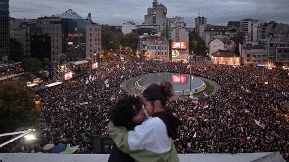 Risultato storico. Bruxelles: “Può iniziare un nuovo capitolo, la porta dell'Ue è aperta” | Video La festa in piazza