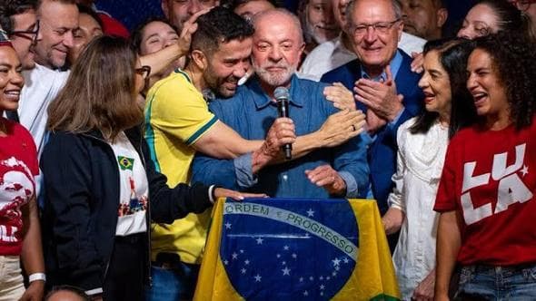 Social, piazze e tv: come è nata la rimonta impossibile