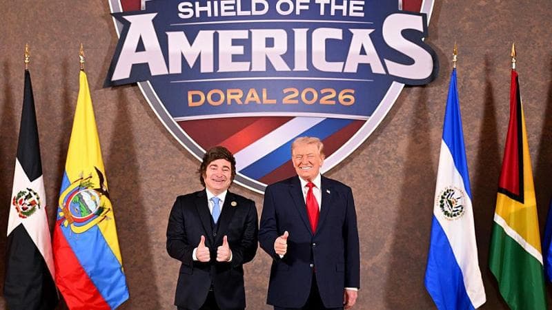 Argentine President Javier Milei (L) and U.S. President Donald Trump