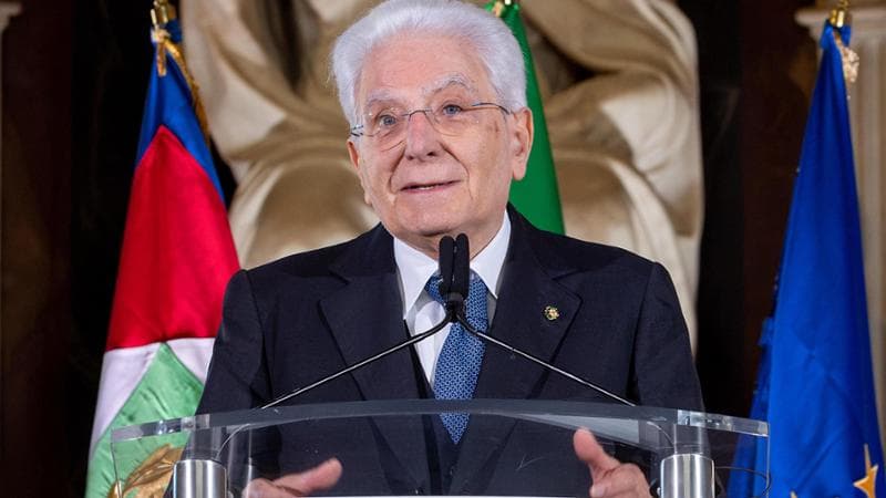 Mattarella: “Salvare i migranti in mare esprime i valori fondanti della marina nazionale”