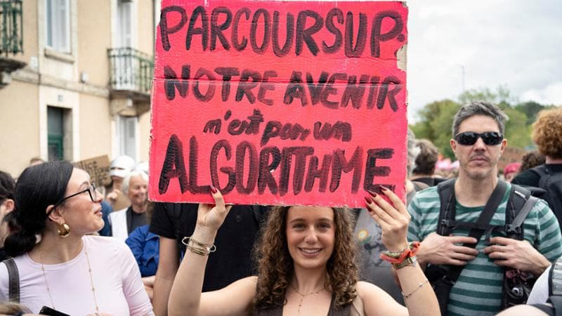 Francia, la prima vittoria degli studenti: dal 2028 cancellata la piattaforma universitaria al centro delle proteste