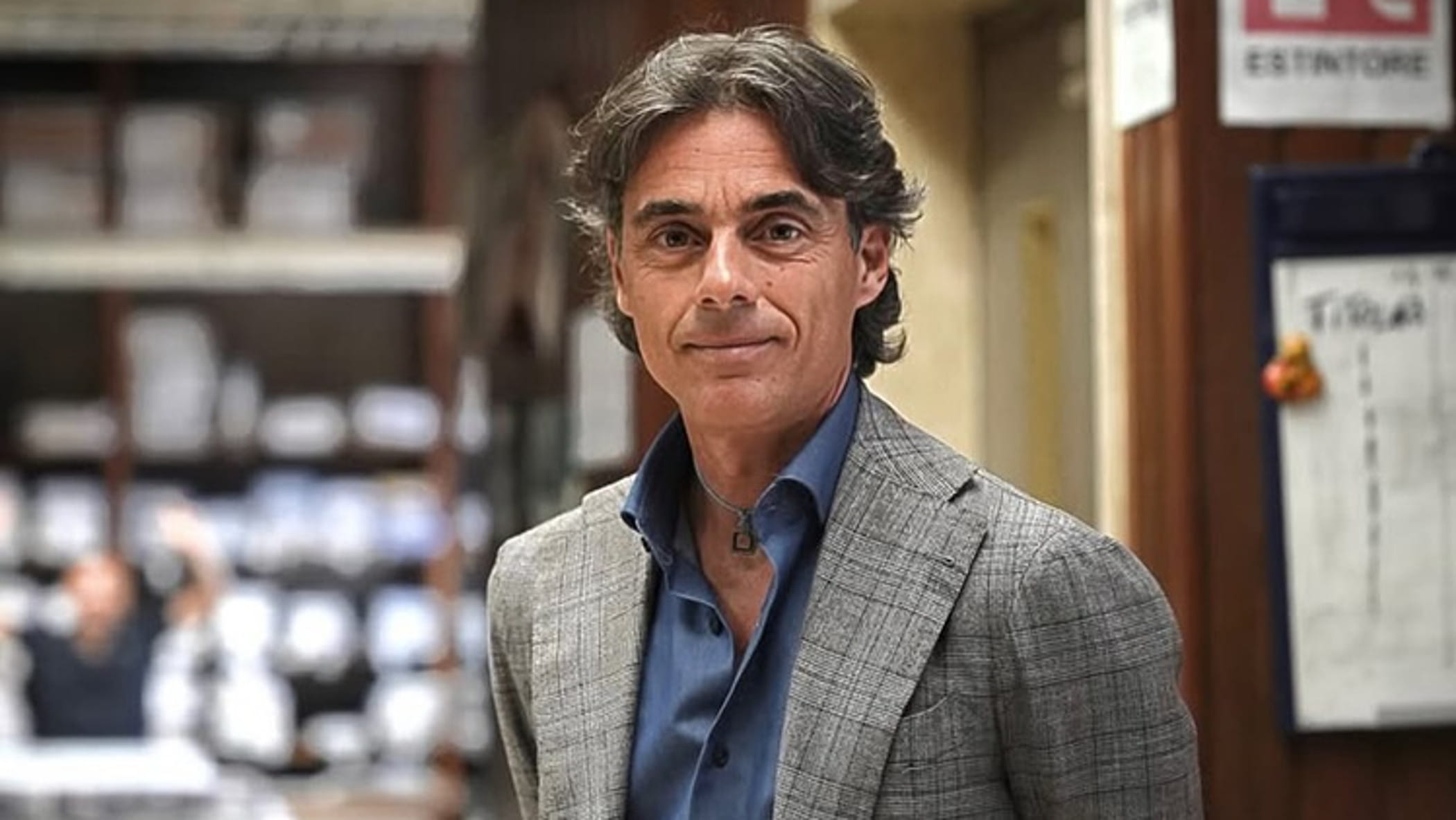 his fabrics have dressed brad pitt and a pope cosimo caccioppoli made in italy is easy to spot da Repubblica.it his fabrics have dressed brad pitt and a pope cosimo caccioppoli made in italy is easy to spot